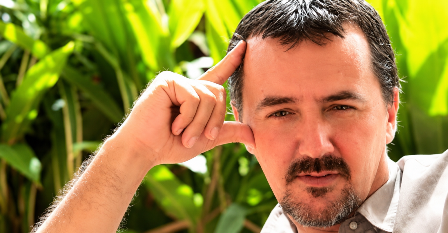 Denis Guyenon: Der Fotograf hinter „Death in Paradise“ und die Geschichte der TV-Würdigung denis guyenon
